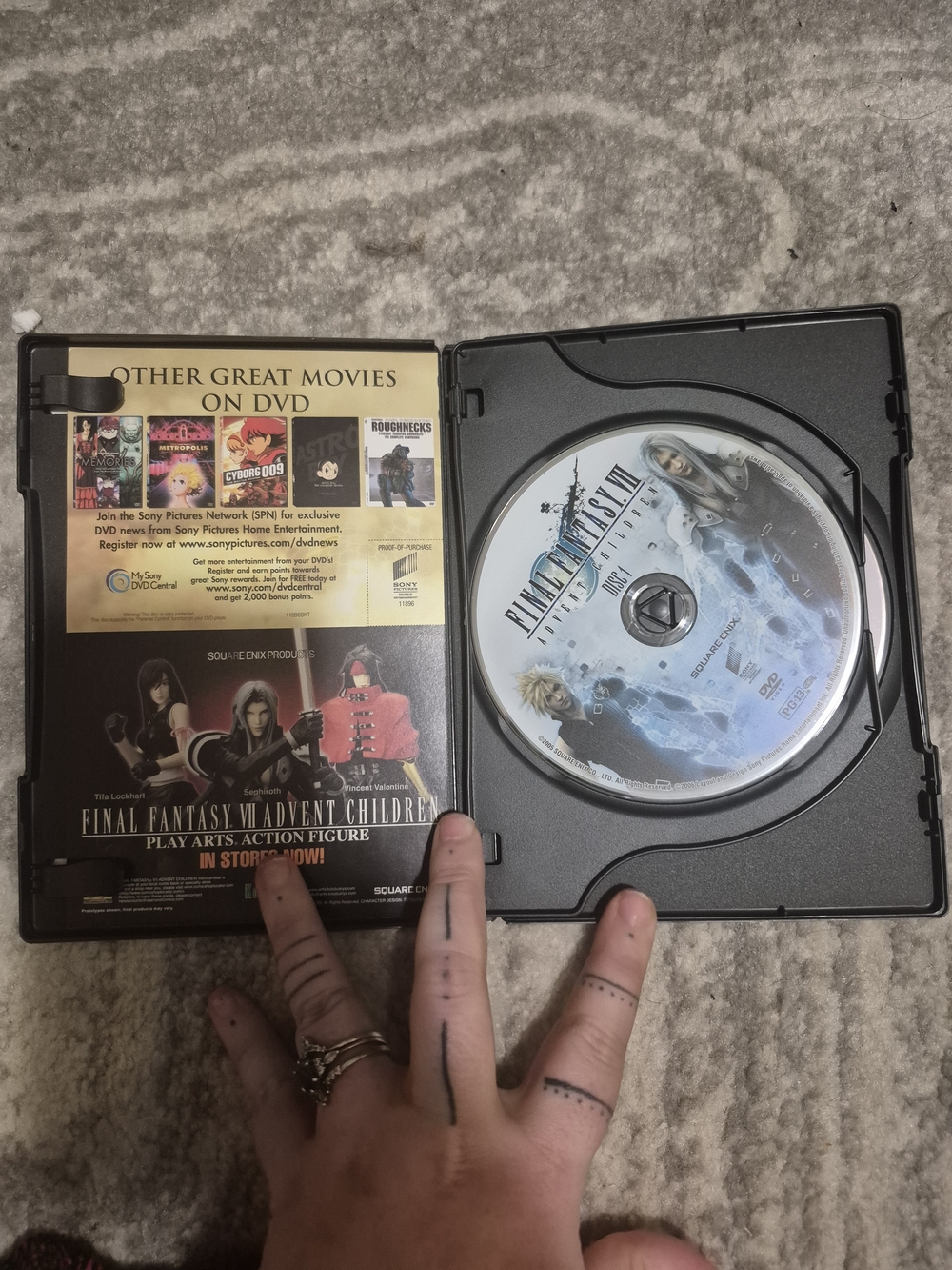 Final Fantasy VII: Advent Children - 2-Disc Special Edition (Black) - Picture 3 of 4
